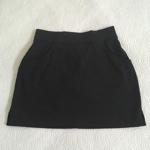 Columbia black skort